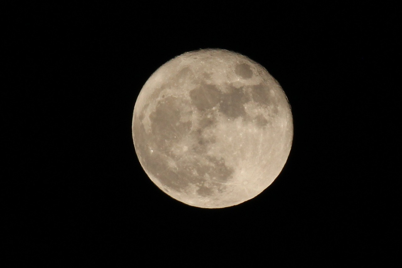 探索未知夜晚奧秘，四月夜光圖新賞揭曉神秘面紗